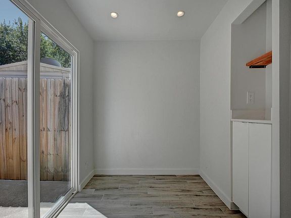 4th image of 8810 Dawnridge Cir APT 101