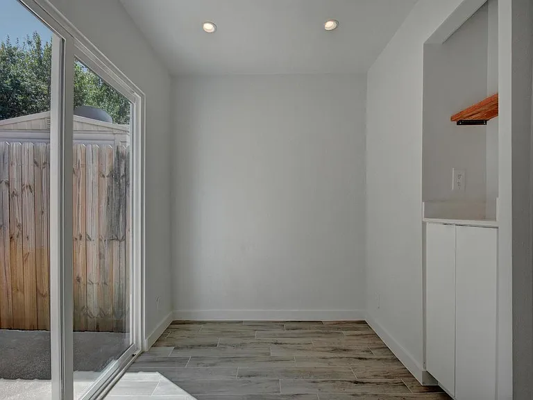 8810 Dawnridge Cir #101 — Photo 4