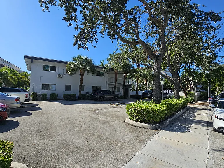 1354 Bayview Dr #E — Photo 17