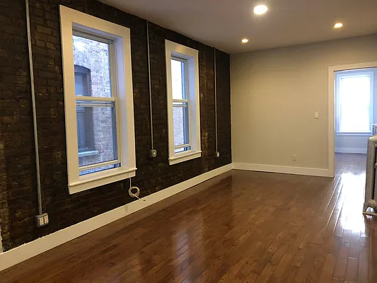 Rented by Lang Realty LLC | media 6