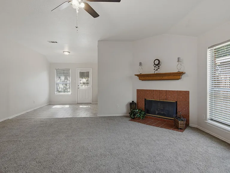 6317 Rockhaven Dr — Photo 7
