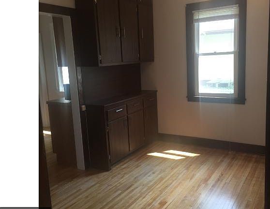 3rd image of 340 30th Ave N
