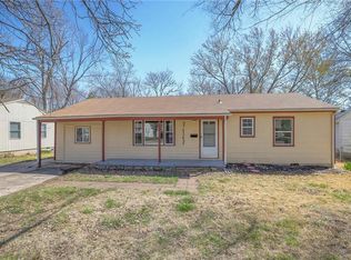 7127 Reeds Rd, Overland Park, KS 66204