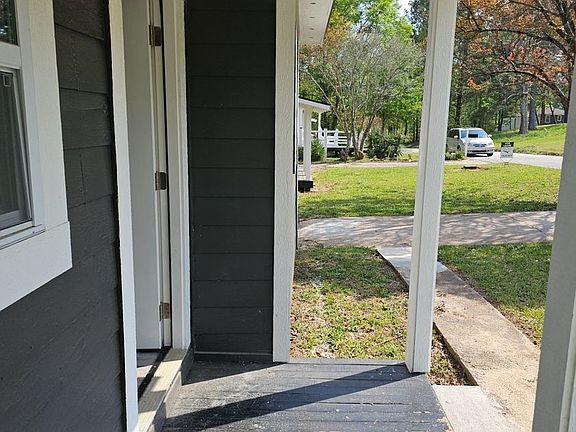 4th image of 163 Kathryn Rd