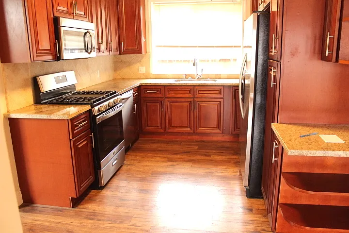 1360 Saint Francis St #FRONT — Photo 5