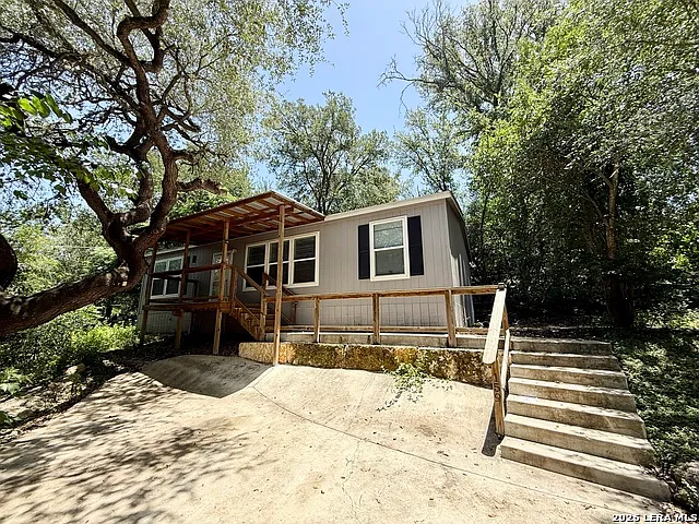 3 bed, 2.0 bath, 1173 sqft, $1,295 — Photo 2