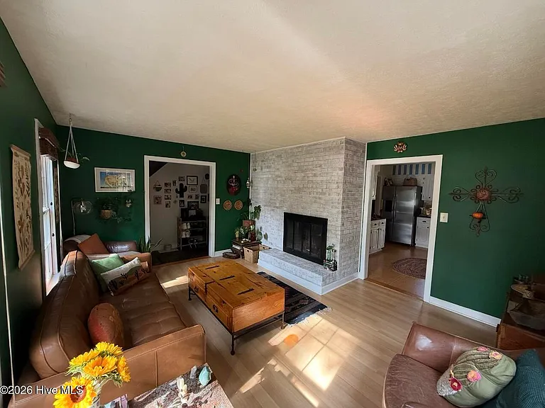 16 Cameron Ln — Photo 5