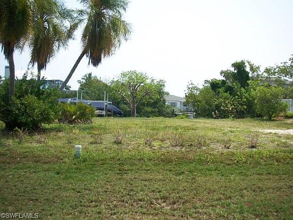 2nd image of 1770 Dixie Beach Blvd