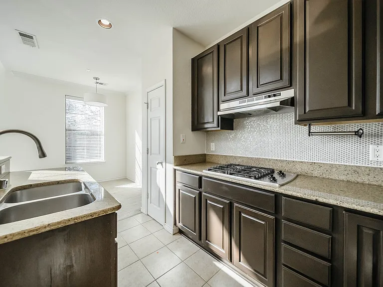 2002 Azure Pointe — Photo 12