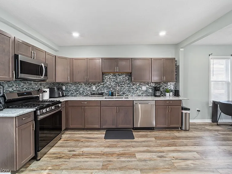 3251 Marvin Ave — Photo 10