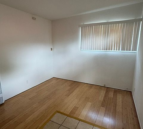 2nd image of 1108 E Villa St #K