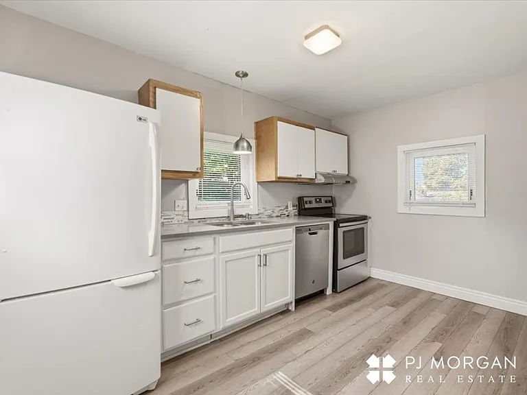 6031 Pine St — Photo 9