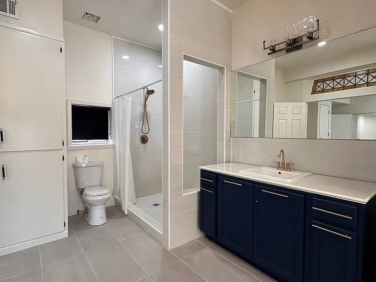108 E Lee St — Photo 8