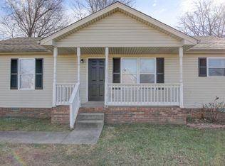 1804 Harbor Dr, Oak Grove, KY 42262