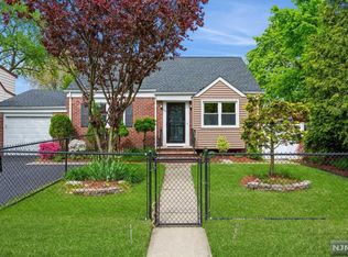 134 W Oldis St, Rochelle Park, NJ 07662