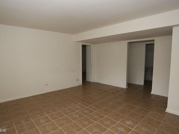 5th image of 2806 W Albion Ave #Garden