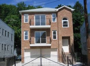 145 Palm St, Newark, NJ 07106