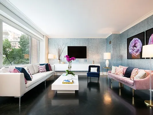 Sold by Sotheby's International Realty | media 1