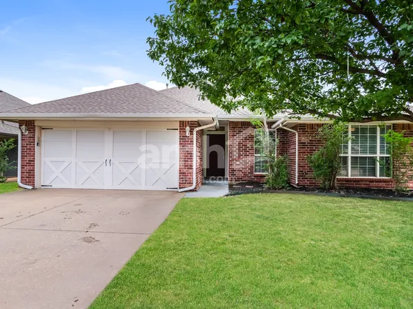 1921 NW 174th St, Edmond, OK 73012