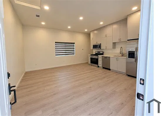 2 bed, $3,000 — Photo 3
