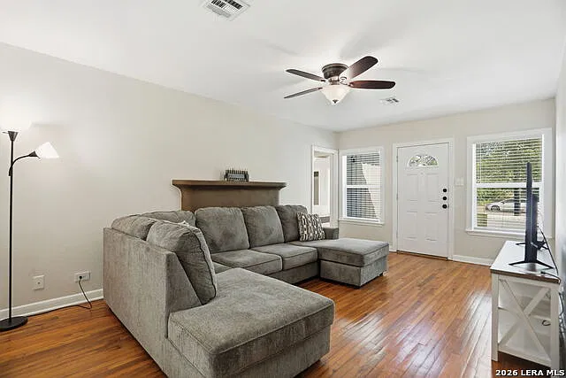 2 bed, 1.0 bath, 1127 sqft, $1,500 — Photo 4
