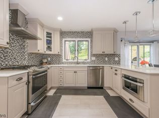 36 Fox Run, Denville, NJ 07834