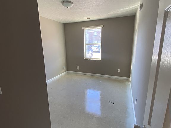 5th image of 979 Bryant Way #A