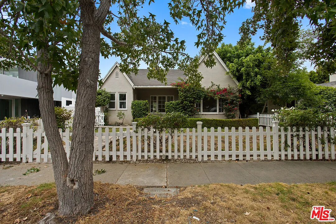 3 bed, 2.0 bath, 1462 sqft, $6,495 — Photo 1