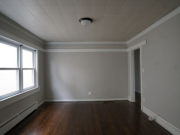 4th image of 3528 N Narragansett Ave APT 1