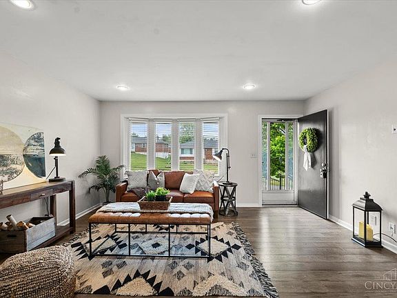 5th image of 5215 Scotland Dr