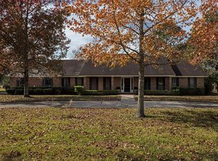 1722 9th St, Winnie, TX 77665