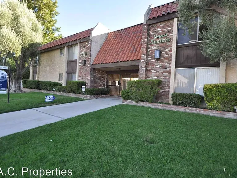 24411 Newhall Ave — Photo 1