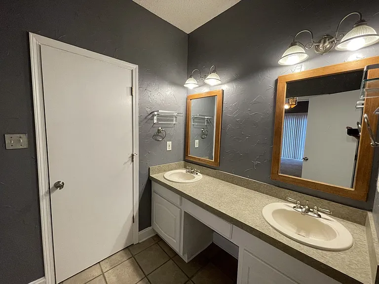 3028 Matterhorn Dr — Photo 8