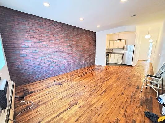 Rented by Friedman Mayer, LREB | media 13