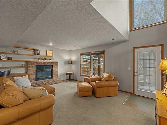 4th image of 15778 Horton St