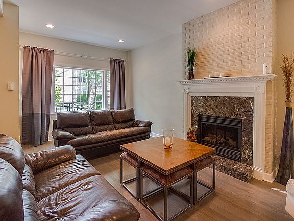 3rd image of 2621 W Cortland St