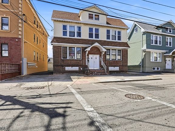 2nd image of 124 Paine Ave