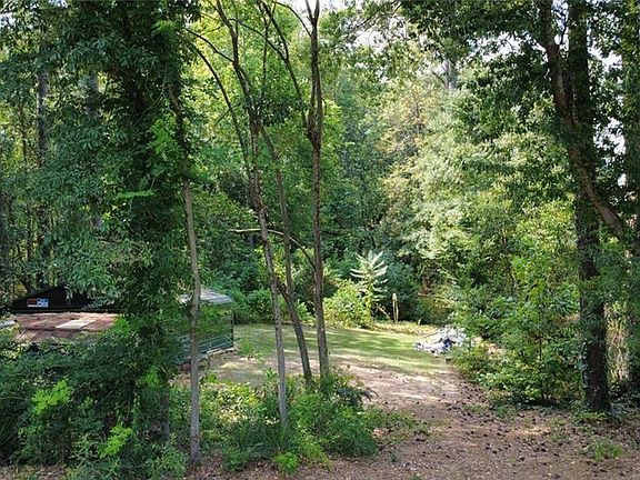 2nd image of 1270 Woods Cir NE #1
