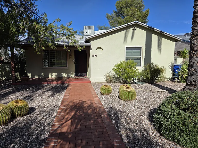 2501 E Drachman St — Photo 1