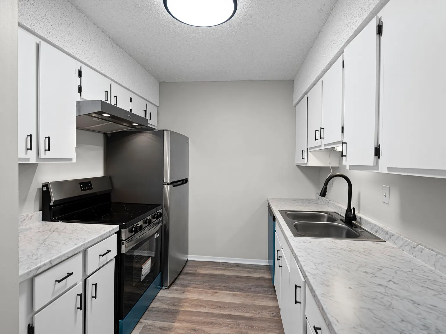 Hillstone Apartments — Photo 4