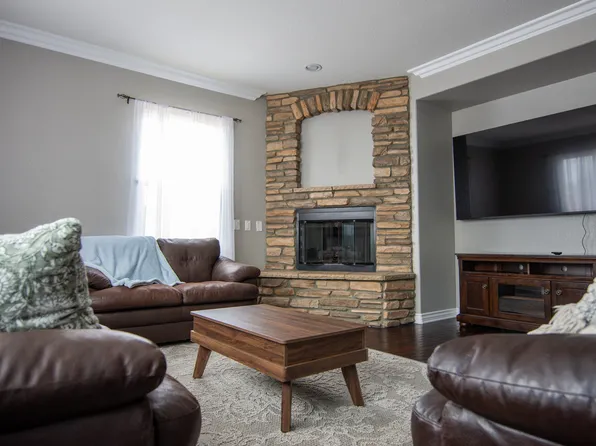 44310 Apache Plume St, Lancaster, CA 93536
