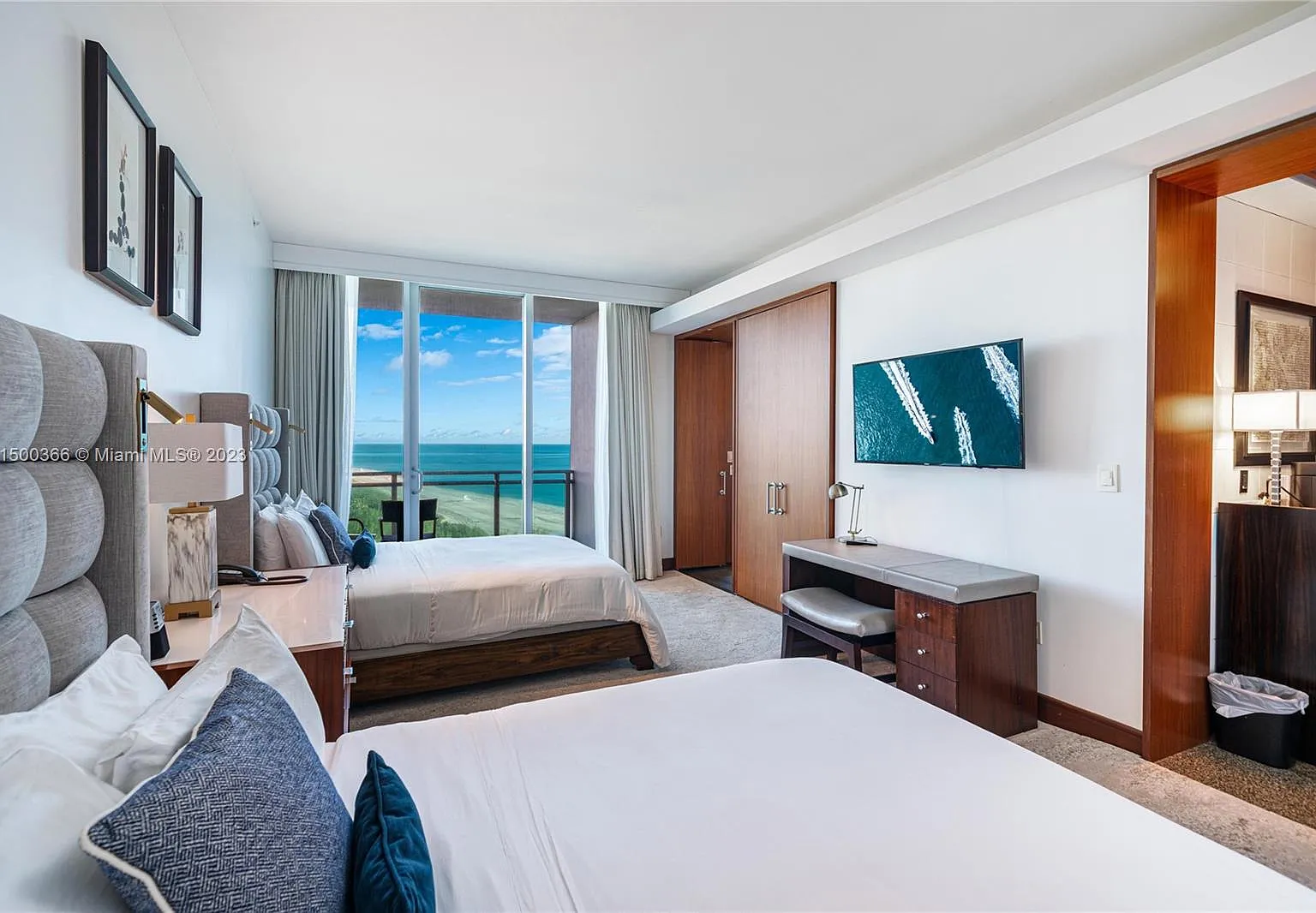10295 Collins Ave Hotel C — Photo 3