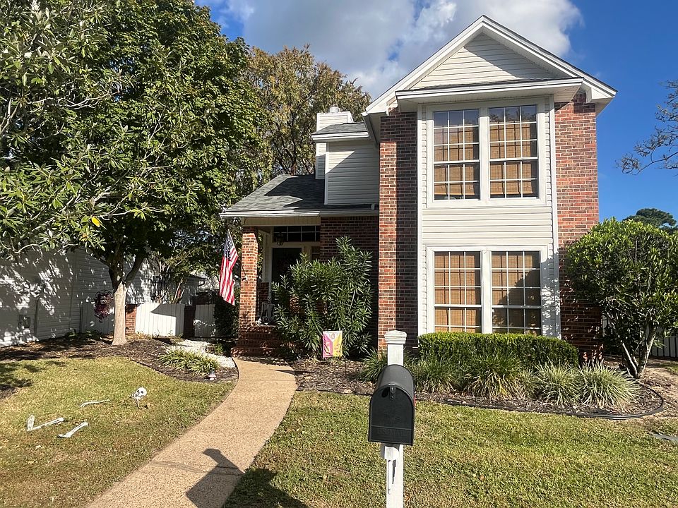 1st image of 126 Parkwood Dr