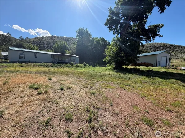 87 Canyon Creek Road, Oroville, WA 98844