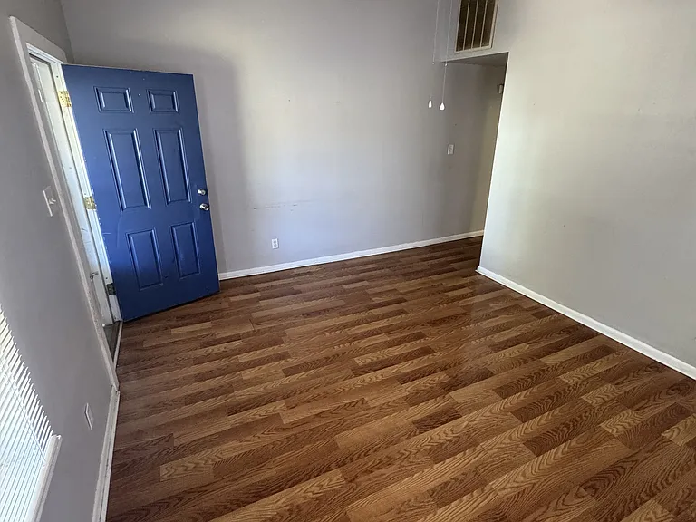 902 Erion St #B — Photo 3
