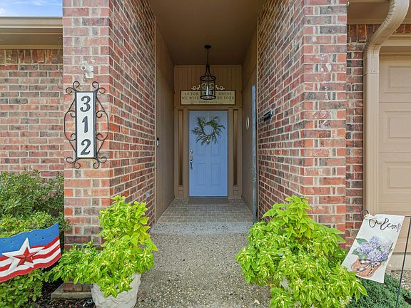 2nd image of 312 Amberwood Cir