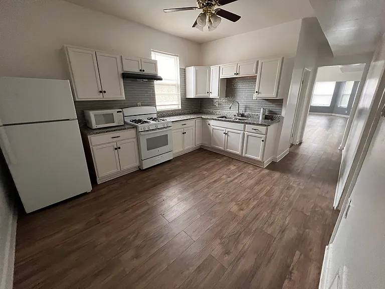 735 N Springfield Ave #2 — Photo 12