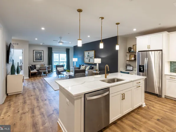 13210 Petrel St #3304, Clarksburg, MD 20871