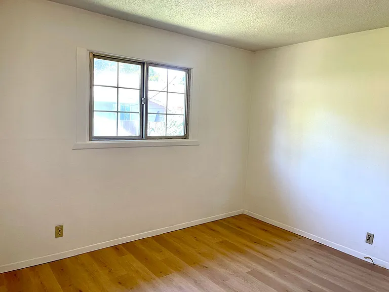 8358 Park Ave — Photo 9