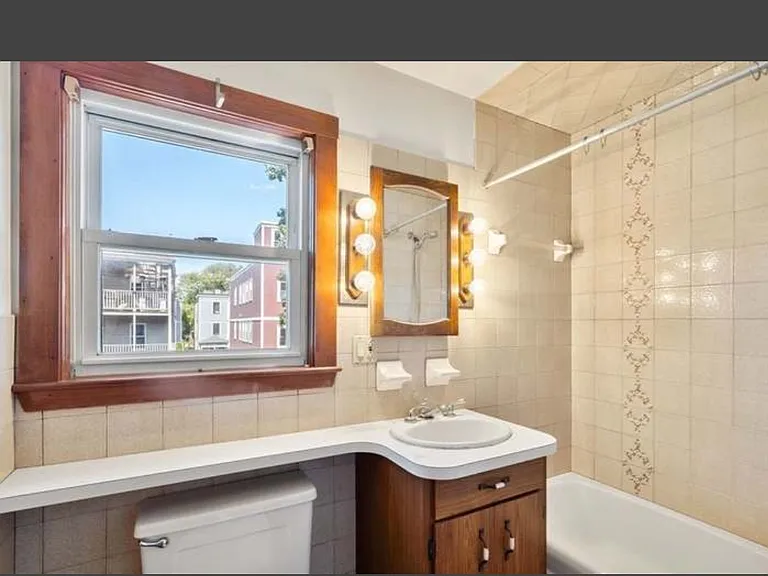 11 Dorset St #1 — Photo 10
